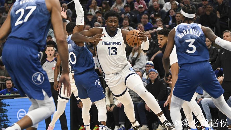 小贾伦-杰克逊全场13中6,三分3中0得到12分5篮板3助攻 小贾伦-杰克逊全场13中6,三分3中0得到12分5篮板3助攻